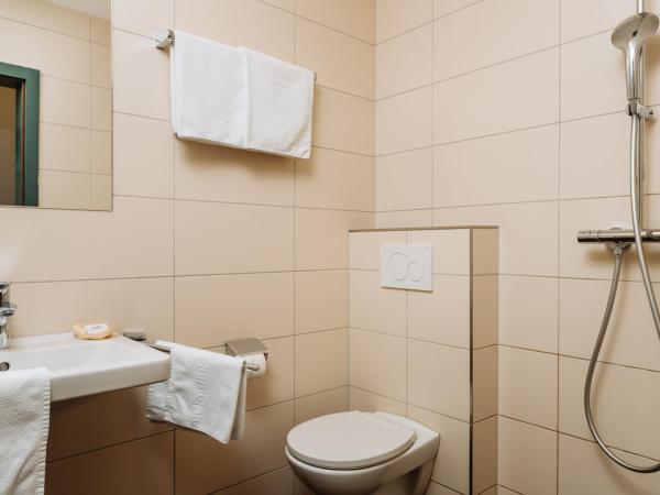 Hotel Kögele mit Restaurant bei Innsbruck Axamer Lizum : photo 5 de la chambre chambre double standard avec balcon