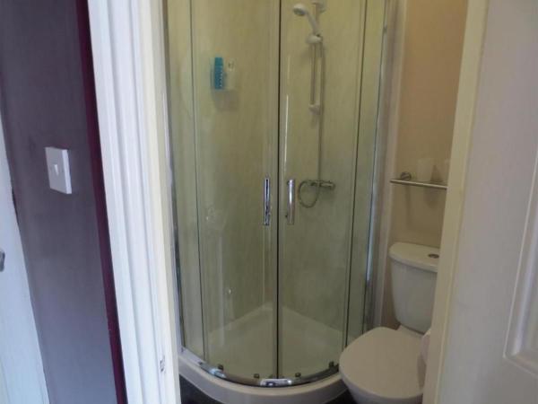 The Salendine : photo 5 de la chambre chambre lits jumeaux avec salle de bains privative