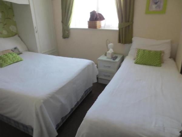 The Salendine : photo 7 de la chambre chambre triple avec salle de bains privative