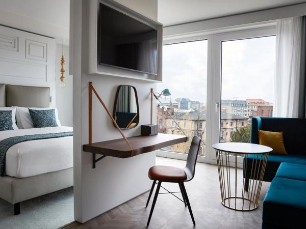 Hotel Indigo Dresden - Wettiner Platz, an IHG Hotel : photo 10 de la chambre suite lit queen-size