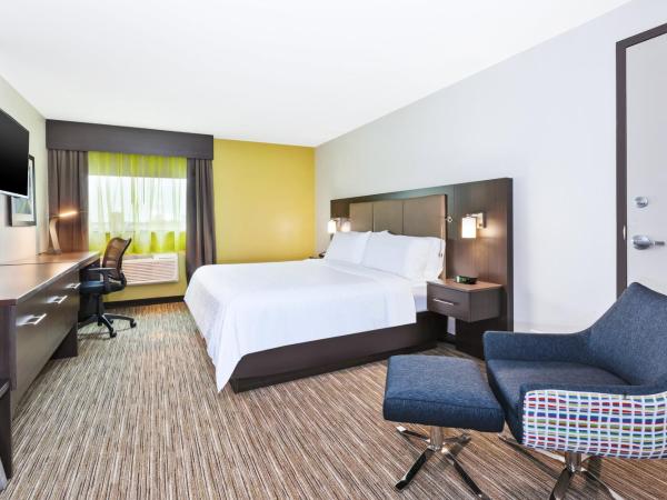 Holiday Inn Express Winnipeg Airport - Polo Park, an IHG Hotel : photo 3 de la chambre chambre lit king-size standard