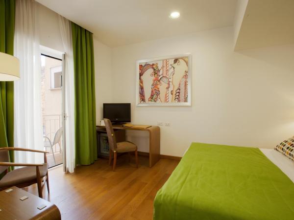 Hotel Plaza : photo 4 de la chambre chambre double