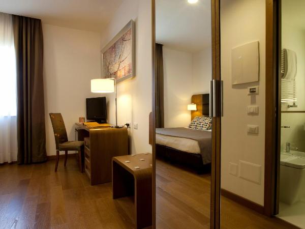 Hotel Plaza : photo 5 de la chambre chambre double