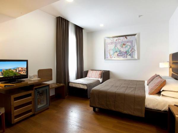 Hotel Plaza : photo 1 de la chambre chambre triple confort