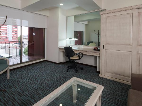 Holiday Inn & Suites Mexico Zona Reforma, an IHG Hotel : photo 10 de la chambre suite lit king-size