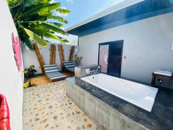 Bedvilla Chiangrai : photo 4 de la chambre chambre simple avec baignoire