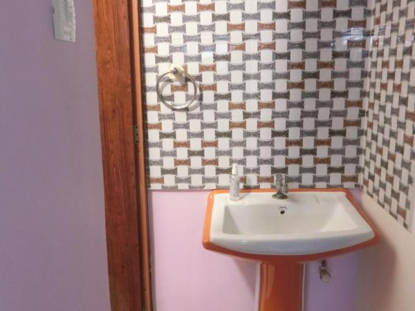 Kochill - Relax & Stay - : photo 4 de la chambre chambre lits jumeaux avec salle de bains commune