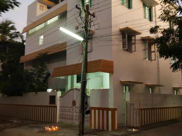 Mayurapriya Inn : photo 5 de la chambre chambre double deluxe (2 adultes + 1 enfant)