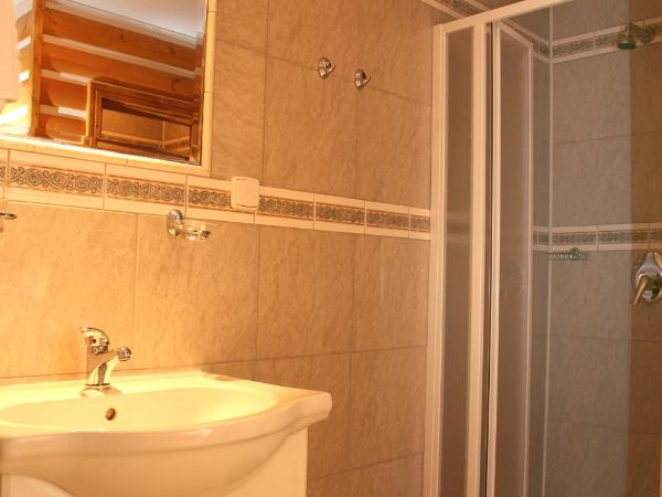 Pension H : photo 3 de la chambre suite