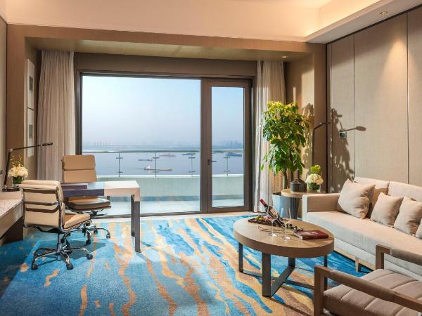 InterContinental Wuhan, an IHG Hotel - Yangtze River View : photo 1 de la chambre suite 1 chambre - vue sur rivière