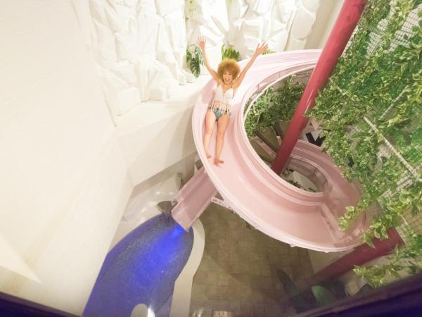 Hotel Venus Neo : photo 9 de la chambre suite lit king-size avec baignoire spa