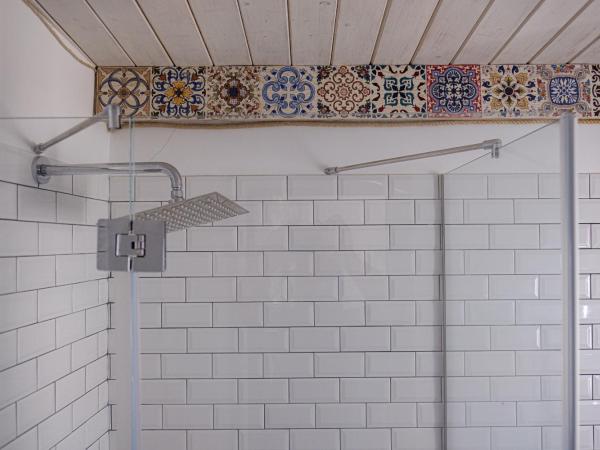 B&B SEKELES Suites and Spa : photo 10 de la chambre chambre triple avec terrasse