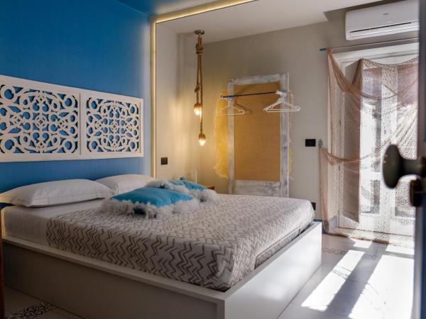 B&B SEKELES Suites and Spa : photo 1 de la chambre chambre double avec balcon