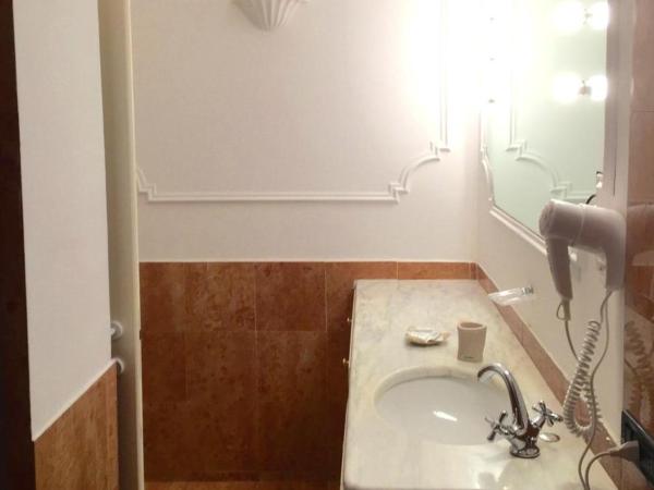 Chiossone Suites : photo 6 de la chambre suite junior avec baignoire spa