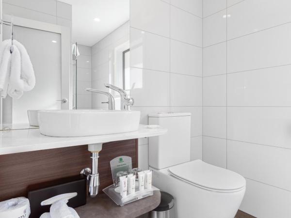 Holiday Inn Queenstown Frankton Road, an IHG Hotel : photo 4 de la chambre chambre standard lit queen-size