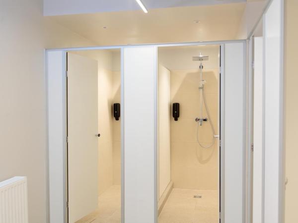 Maverick Urban Lodge : photo 4 de la chambre lit dans dortoir mixte de 8 lits 