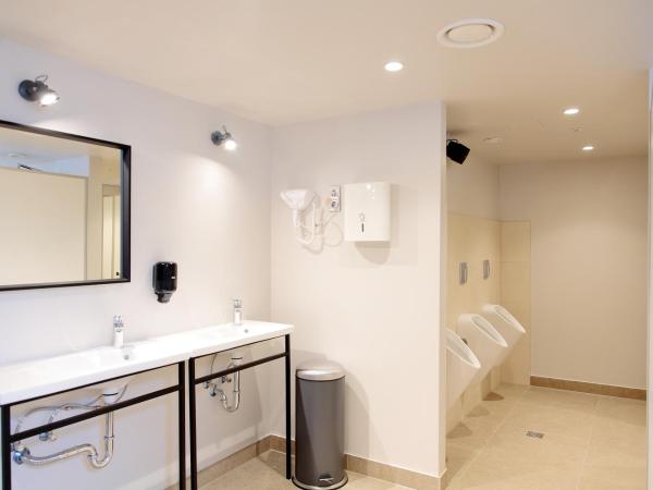 Maverick Urban Lodge : photo 6 de la chambre lit dans dortoir mixte de 8 lits 