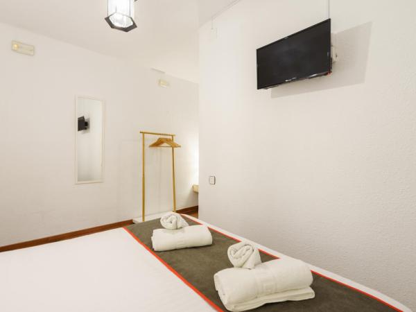Hostal Austria : photo 5 de la chambre chambre triple