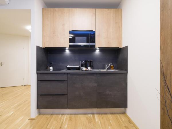 MyApartments Vienna : photo 2 de la chambre appartement 1 chambre avec balcon