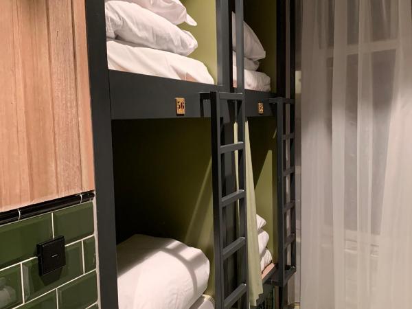 Durty Nelly's Inn : photo 9 de la chambre lit capsule