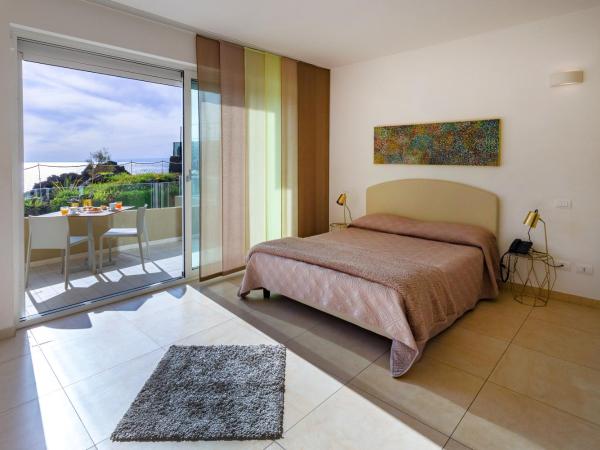 Zeus Hotel - Aparthotel - Meeting & Congress : photo 2 de la chambre chambre double - vue sur mer