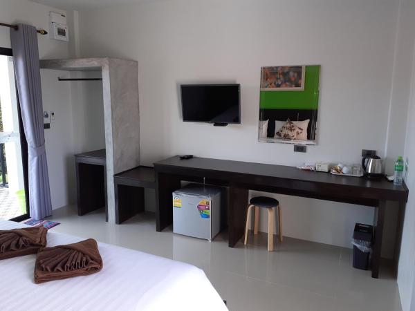 Lanta Daisy Residence : photo 6 de la chambre chambre double deluxe avec balcon