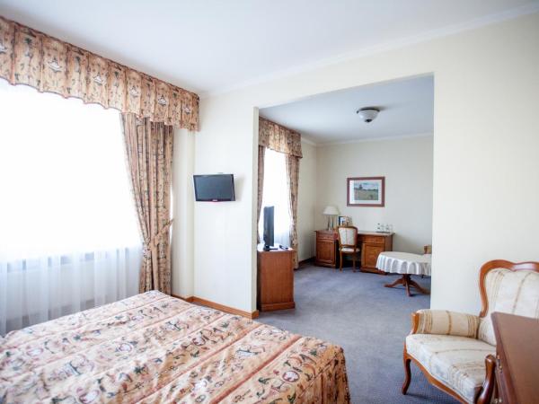 Hotel Szydłowski : photo 2 de la chambre suite