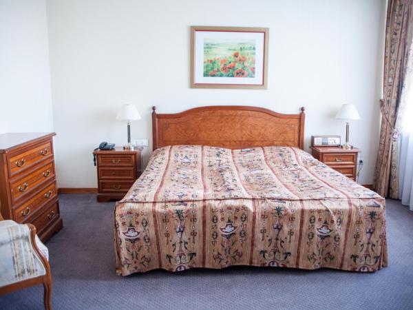 Hotel Szydłowski : photo 4 de la chambre suite