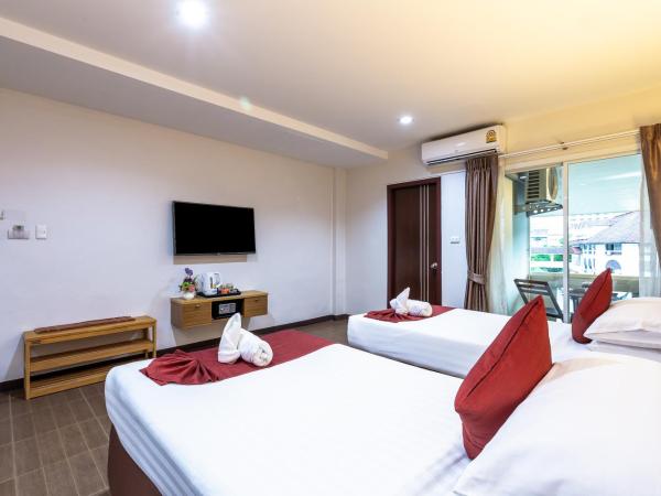 Tee Pak Dee Resident Phuket : photo 10 de la chambre chambre deluxe double ou lits jumeaux