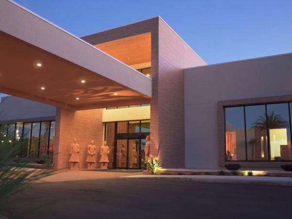 Magic Village Views Trademark Collection by Wyndham : photo 2 de la chambre villa 4 chambres avec barbecue et bain à remous