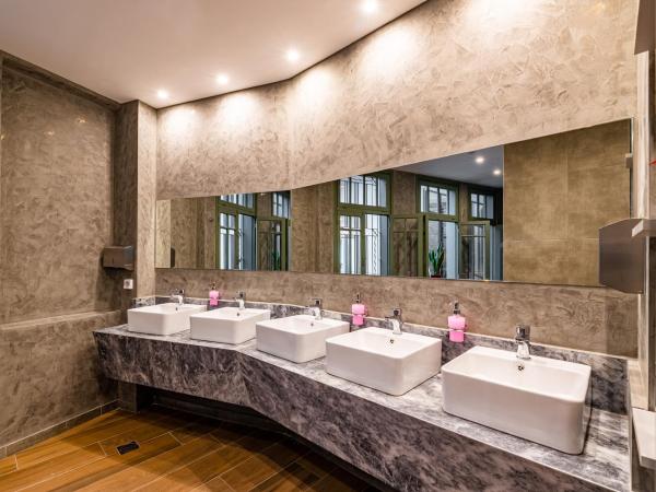 Athens Hub Hostel : photo 2 de la chambre lit dans dortoir mixte de 8 lits