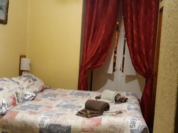 Pensao Residencial Flor dos Cavaleiros : photo 7 de la chambre chambre double avec salle de bains privative