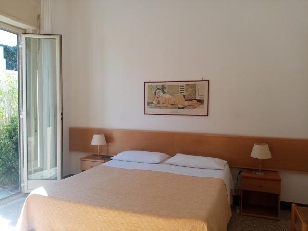 Ariston Petit Hotel : photo 2 de la chambre chambre double ou lits jumeaux