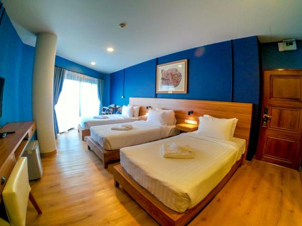 Siri Oriental Bangkok Hotel : photo 2 de la chambre chambre triple d'angle