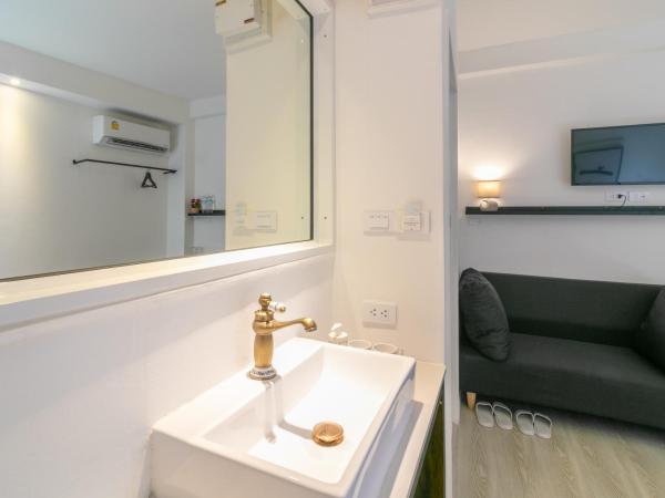 UHU Bangkok : photo 4 de la chambre chambre double deluxe avec balcon