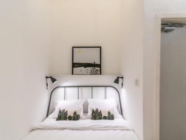 UHU Bangkok : photo 2 de la chambre chambre double standard - sans fenêtre