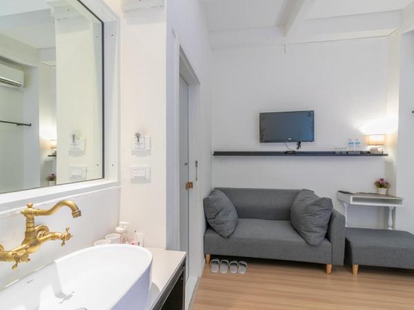 UHU Bangkok : photo 10 de la chambre chambre double deluxe avec balcon