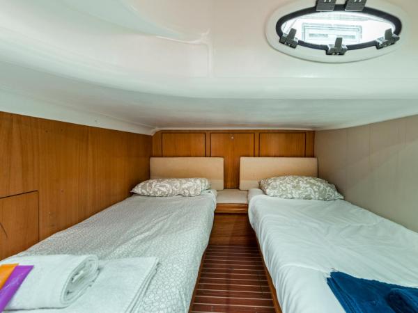 Boat Hotel Barcelona : photo 8 de la chambre bateau 2 cabines (4 adultes)