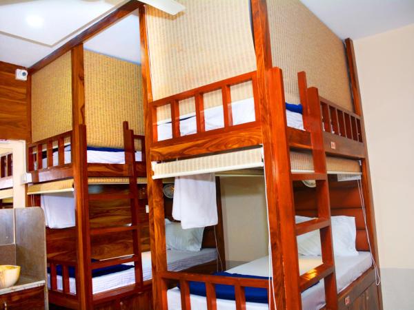 Hotel Nest N Rest - Mumbai : photo 10 de la chambre lit dans dortoir pour hommes