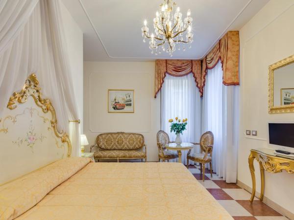 Hotel At Leonard : photo 3 de la chambre chambre double ou lits jumeaux - vue sur canal