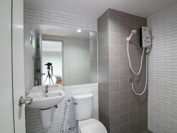 Resortel Lat Phrao 91 : photo 3 de la chambre appartement avec balcon