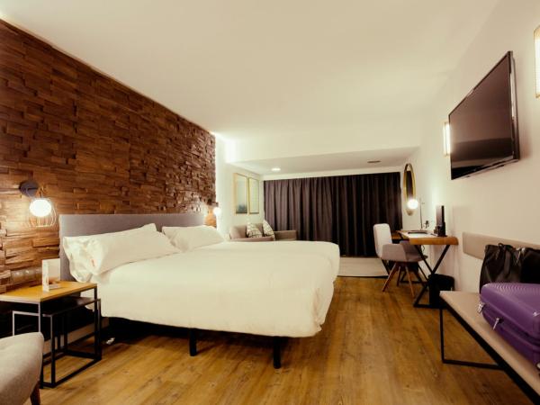 Yomo Centric : photo 5 de la chambre chambre double ou lits jumeaux deluxe avec balcon