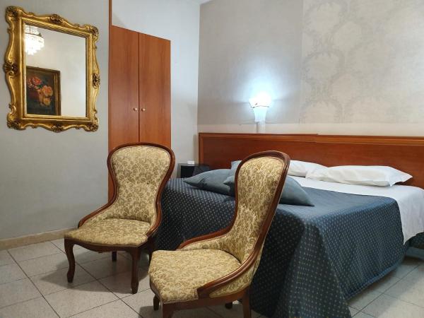 Hotel San Giorgio : photo 5 de la chambre deux chambres adjacentes