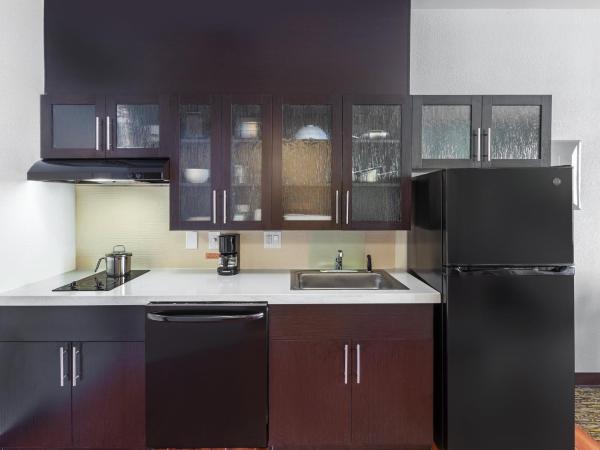 Candlewood Suites Houston - Spring, an IHG Hotel : photo 6 de la chambre queen studio suite - mobility access tub/non-smoking