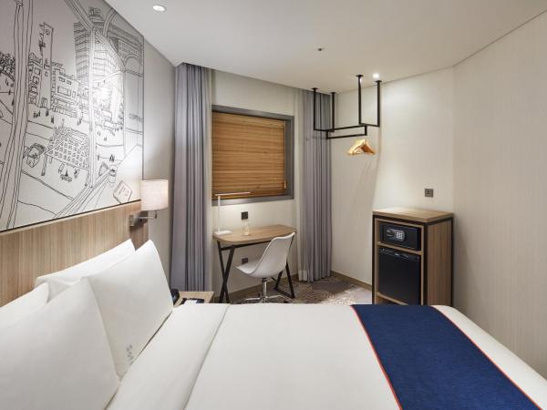 Holiday Inn Express Seoul Hongdae, an IHG Hotel : photo 8 de la chambre standard queen room with extra floor space
