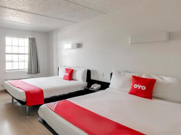 OYO Hotel Houston Katy Freeway : photo 9 de la chambre chambre avec 2 grands lits queen-size 