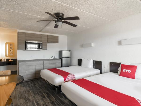 OYO Hotel Houston Katy Freeway : photo 10 de la chambre chambre avec 2 grands lits queen-size 