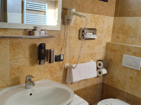Hotel San Giorgio : photo 8 de la chambre deux chambres adjacentes