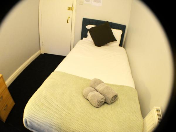 Queens Guesthouse Manchester : photo 7 de la chambre chambre simple