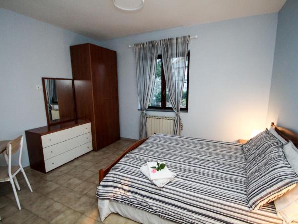 AceroRosso B&B : photo 6 de la chambre chambre familiale avec salle de bains privative